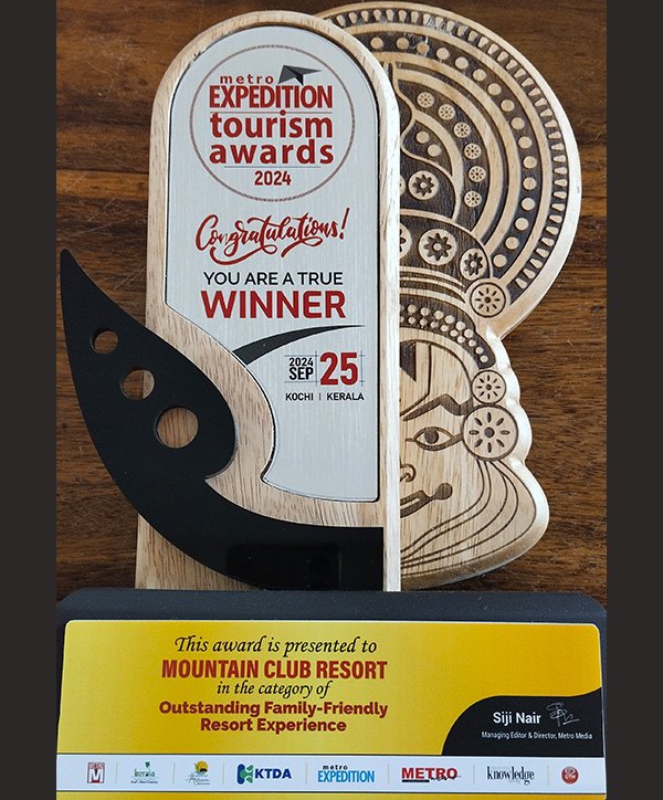 Metro Expedition Tourism Awards 2024 trophy